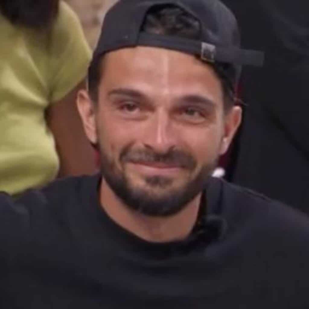 'Je ne m’attendais pas à ça' : Julien Tanti fond en larmes dans les Cinquante