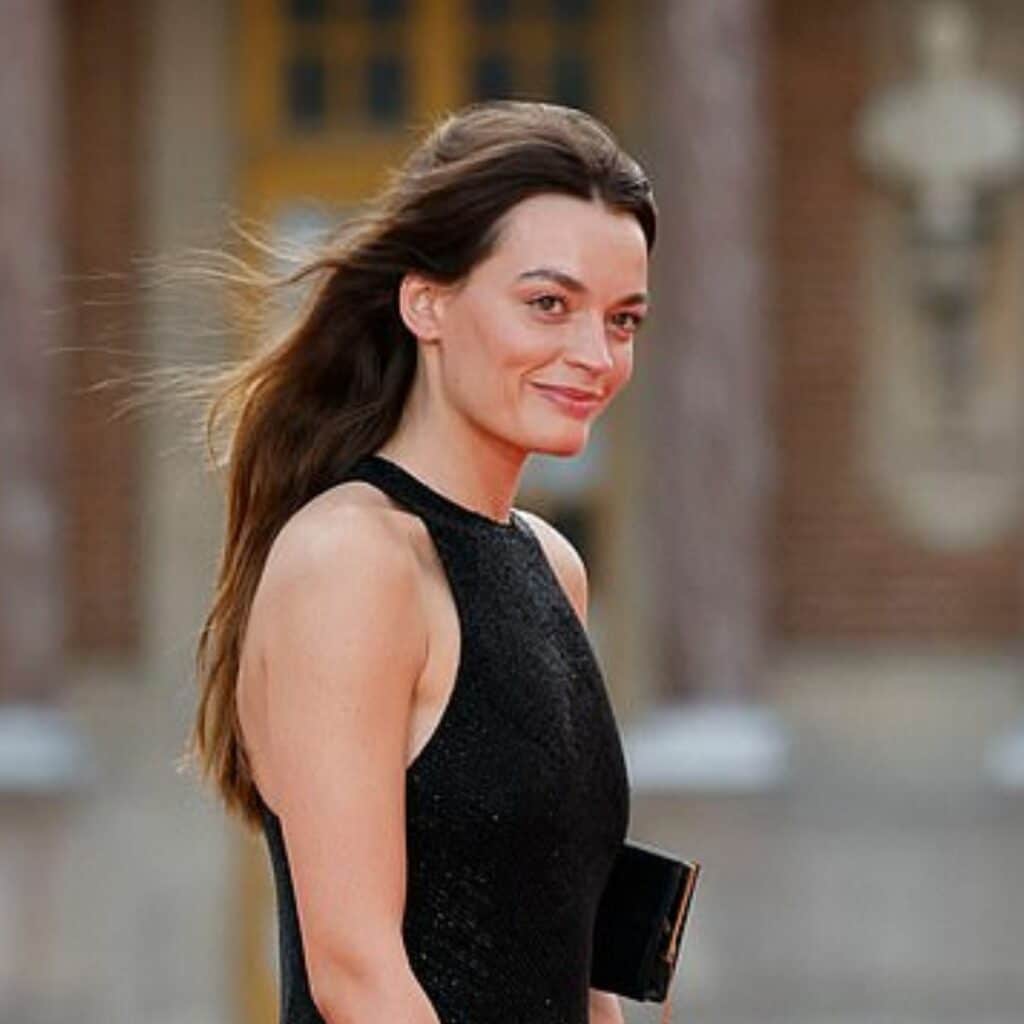 'Des petits caprices' : l'actrice Emma Mackey huée par les photographes au château de Versailles, la raison se précise
