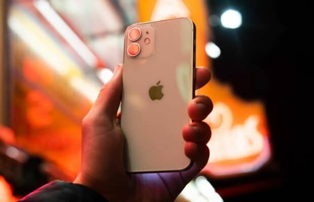 iPhone 12 : interdit à la vente en France, les raisons étonnent et se précisent
