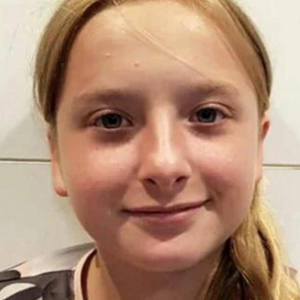 Décès de Lola, 12 ans : la raison pour laquelle sa mère décide de garder le silence contrairement à son père et son frère