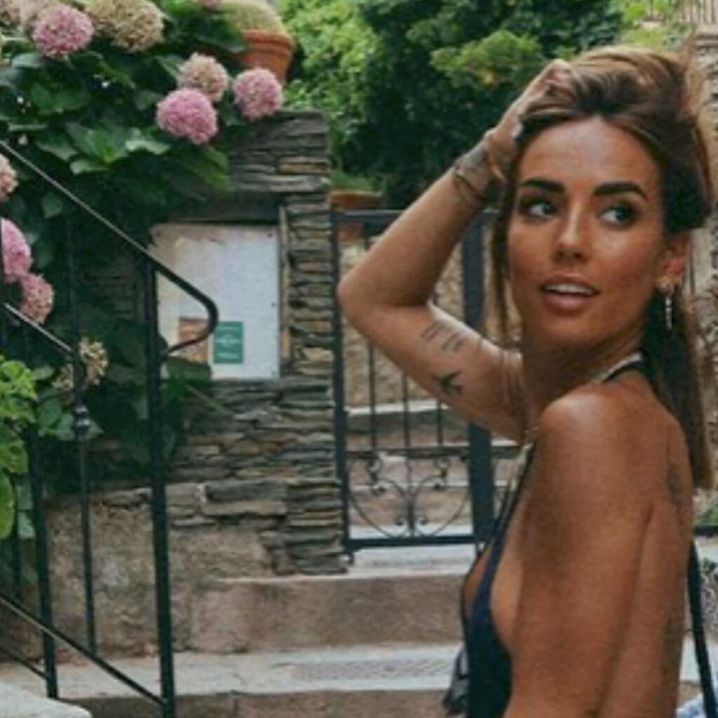 Hilona Gos : enceinte de son premier enfant, elle montre son baby bump