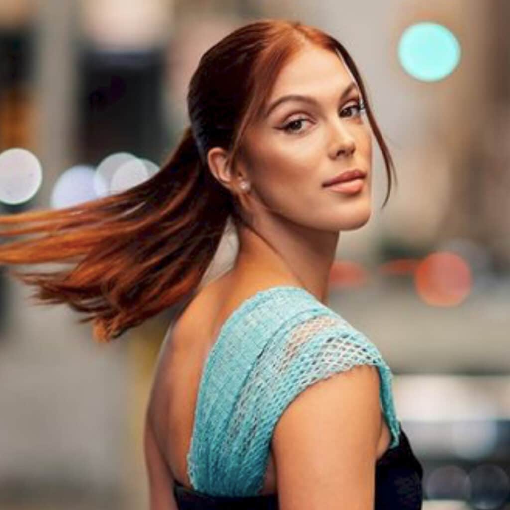 Iris Mittenaere : dans la rue et en lingerie, l'ancienne Miss Univers fait sensation