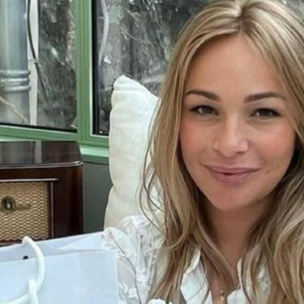 Cindy Poumeyrol (Mamans & Célèbres) : enceinte de son quatrième enfant ? Une photo affole ses fans
