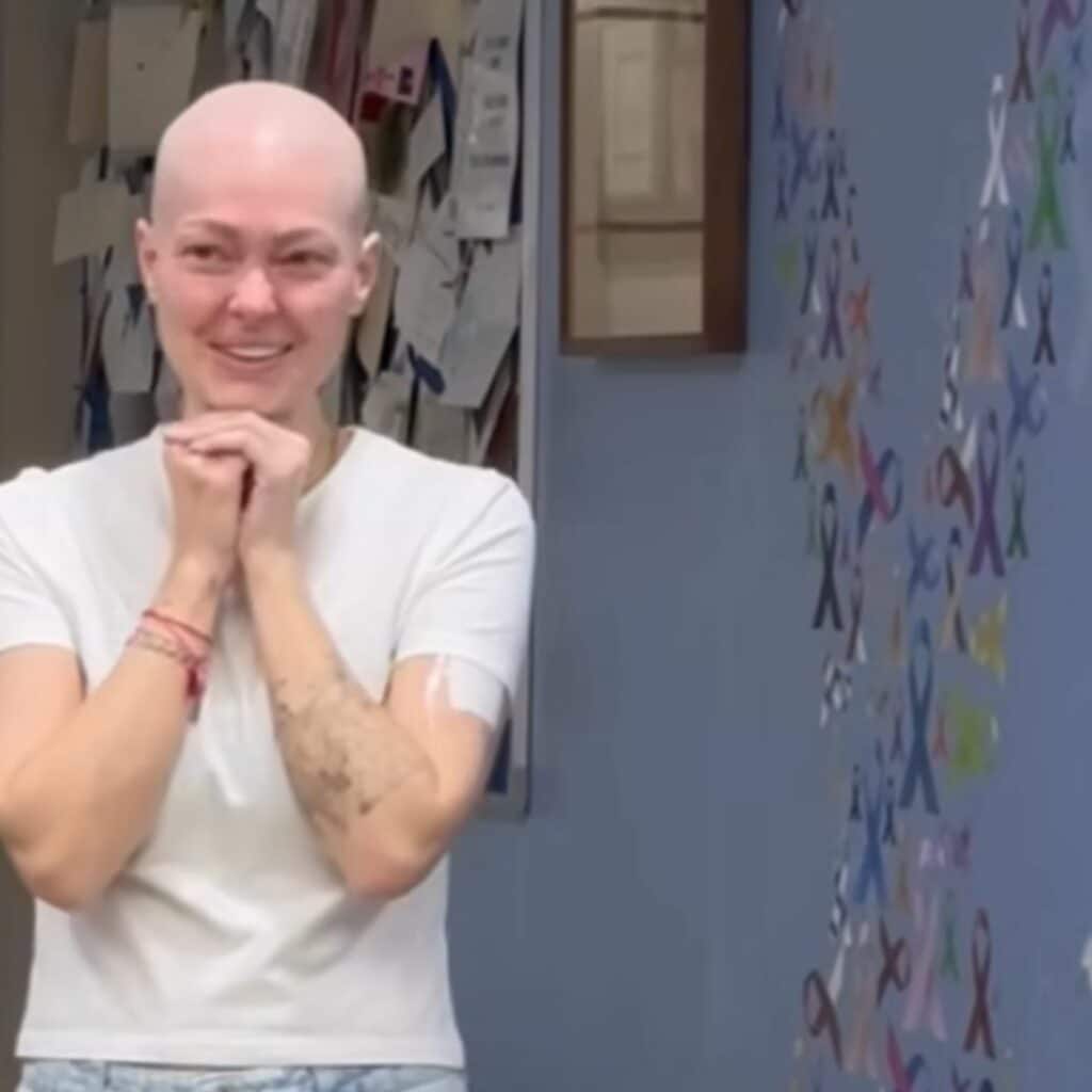 Caroline Receveur : enfin guérie du cancer, elle partage une vidéo très touchante pour célébrer cette victoire