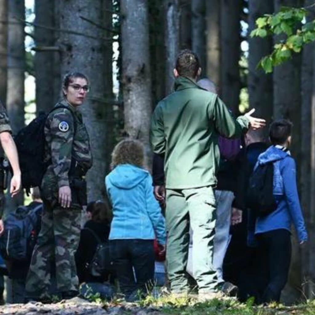 Disparition de Lina : elle a été aperçue 'dans une voiture bleue' conduite par un homme