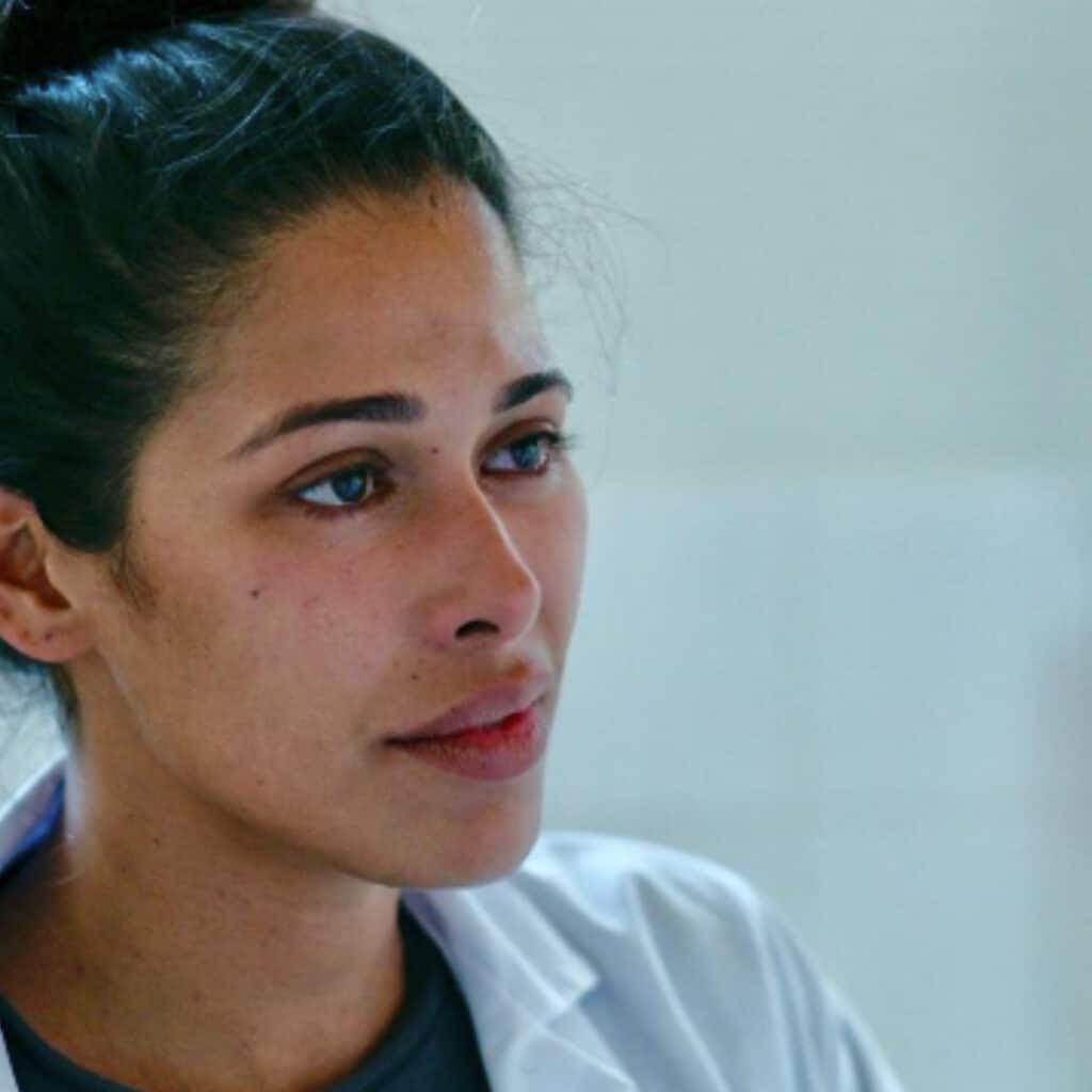 Ayem Nour : prochainement à l'affiche d'un film au cinéma, les premières photos du tournage ont fuité
