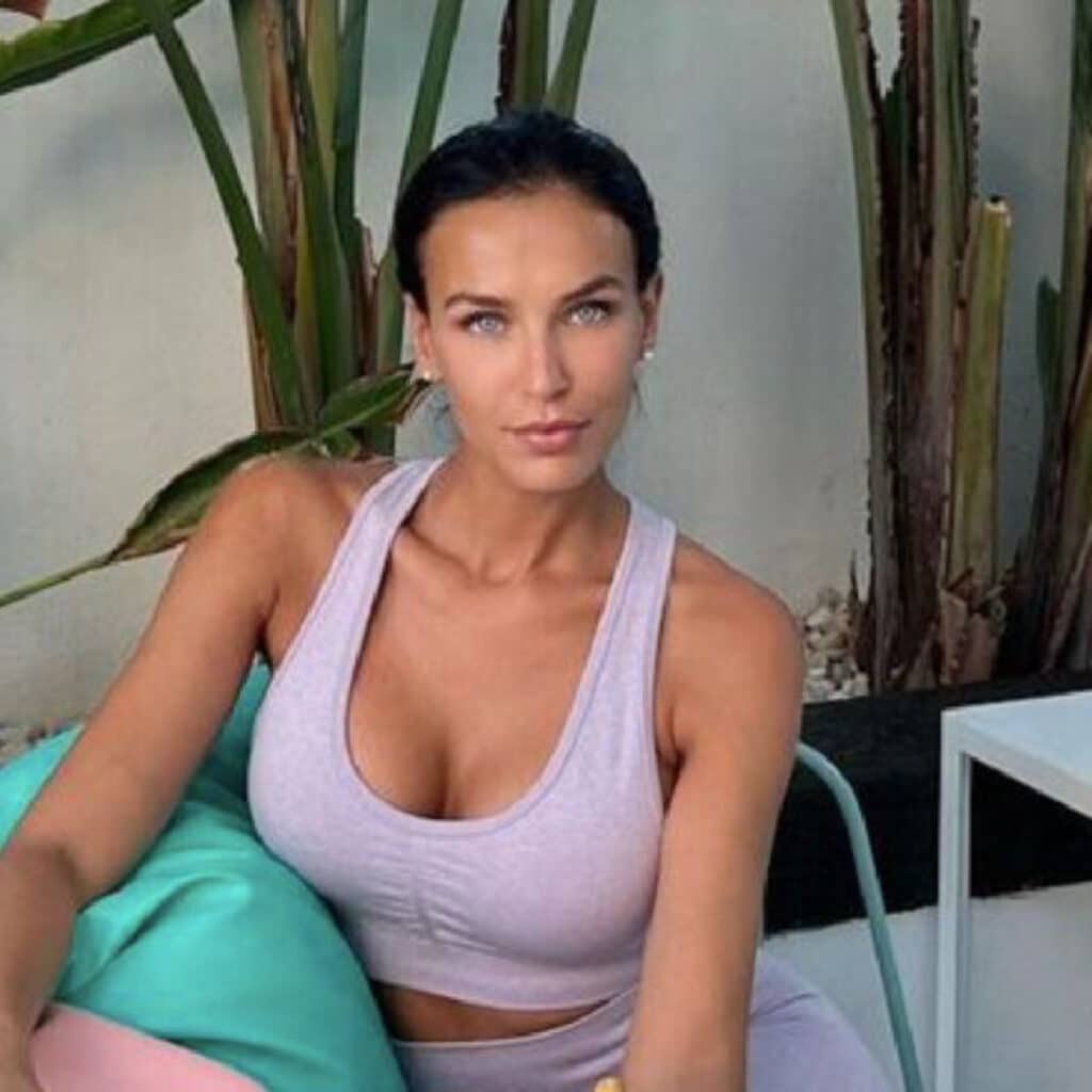 Julie Ricci (Les Cinquante) : de nouveau en couple, elle officialise avec son compagnon