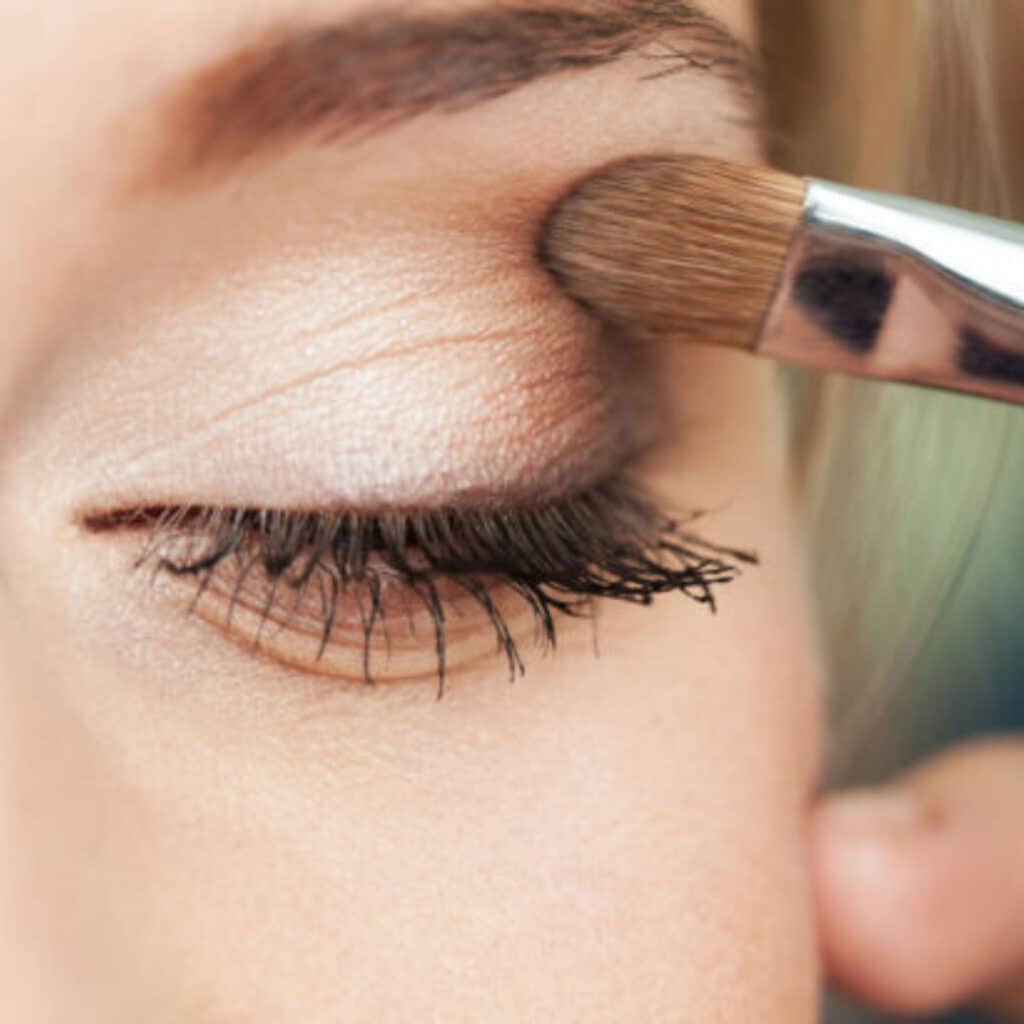 Santé : la manière de vous maquiller les yeux qui peut nuire gravement à votre vue se concrétise