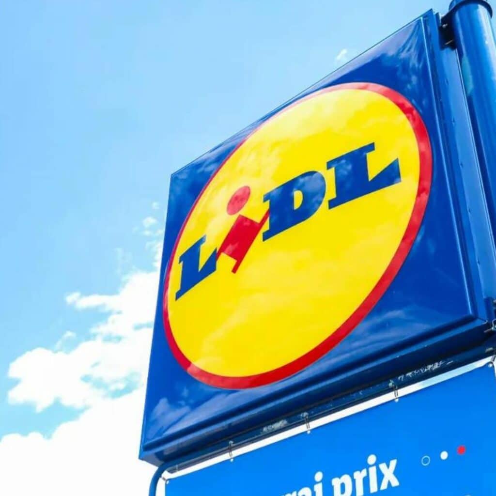Lidl : l'enseigne cartonne avec ses copies de baskets cultes à moins de 13€