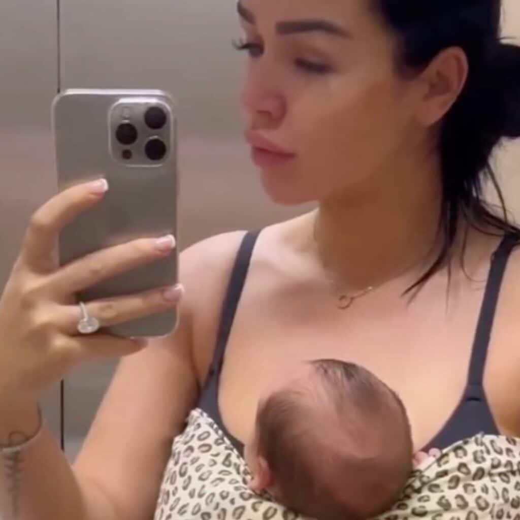 Jazz Correia : sa poussette de luxe pour son quatrième enfant ne passe pas inaperçue