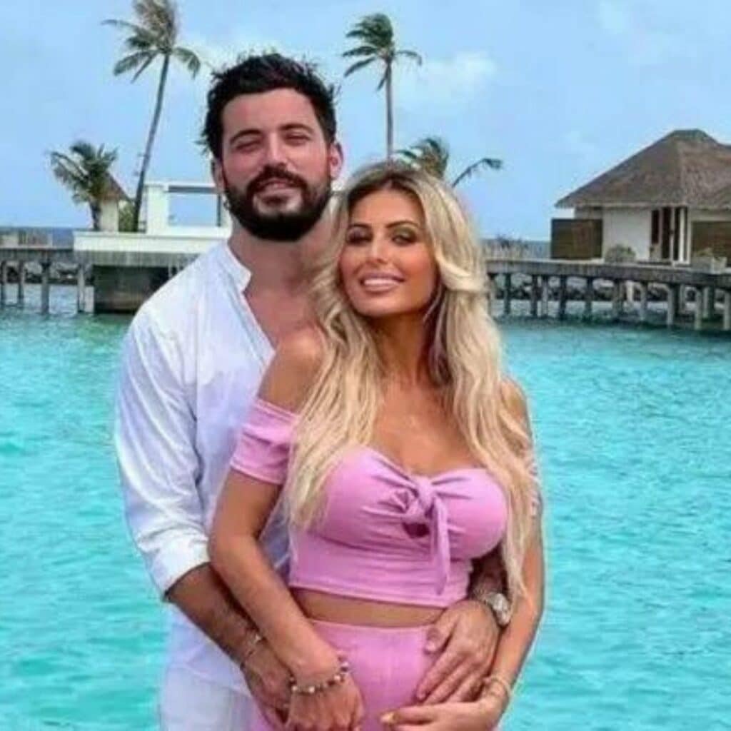 Romane (Les Cinquante) : elle explique pourquoi elle refuse de supprimer ses photos avec Anthony Matéo