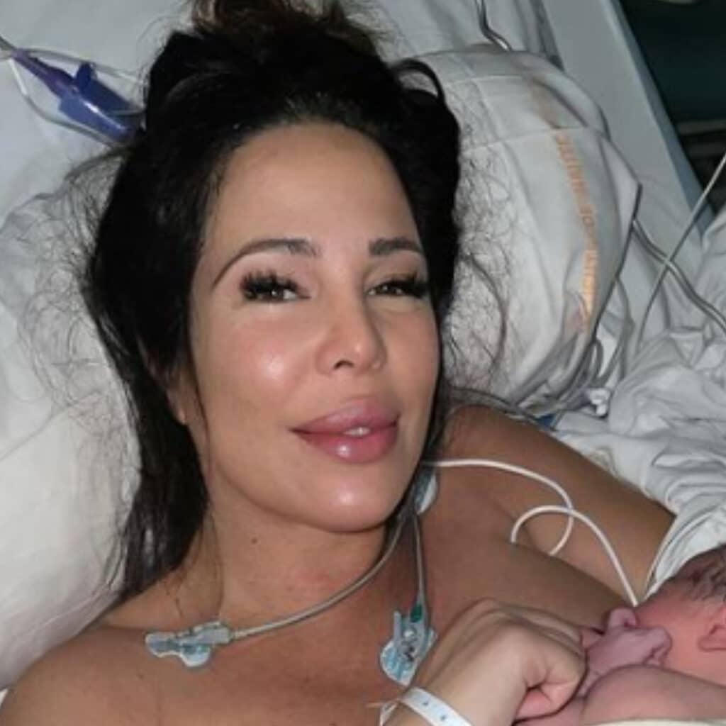 Kim Glow maman : elle montre pour la première fois le visage de sa fille Talia