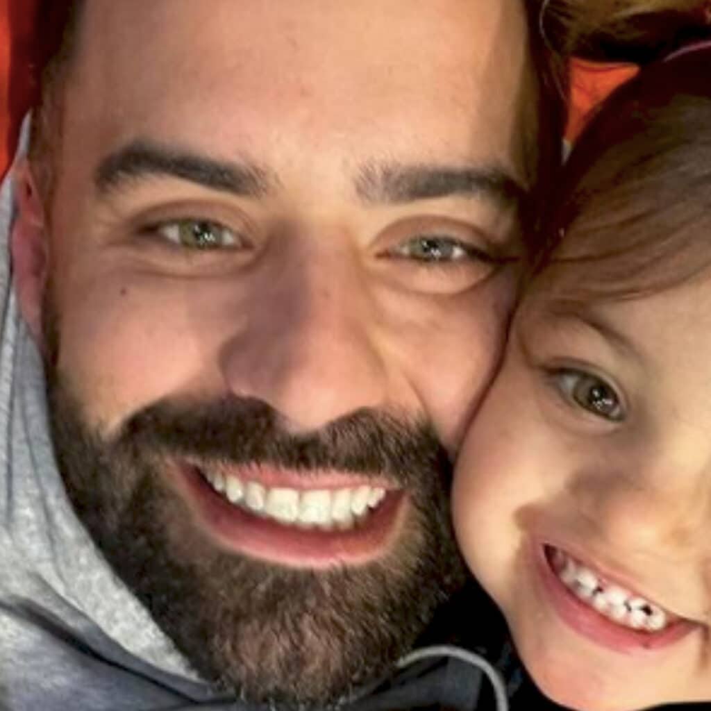 "Mon cœur s'est contracté si fort" : Vincent Queijo partage un beau moment avec sa fille Maria-Valentina