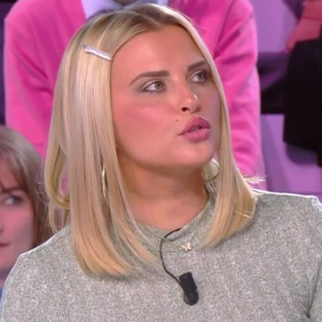 'Je vous vois partir' : un médium prédit le départ de Kelly Vedovelli dans TPMP