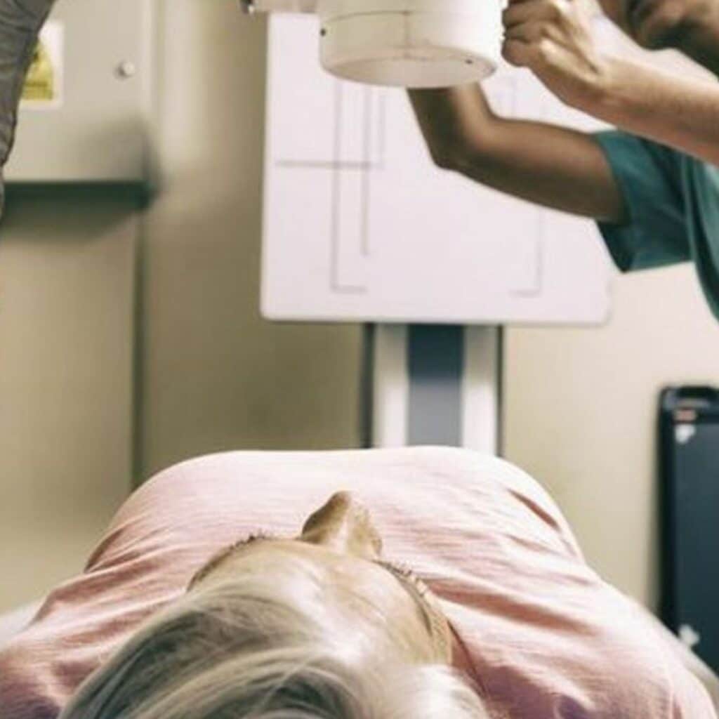 Tours : une femme vient pour soigner un cancer du sein, les médecins se trompent