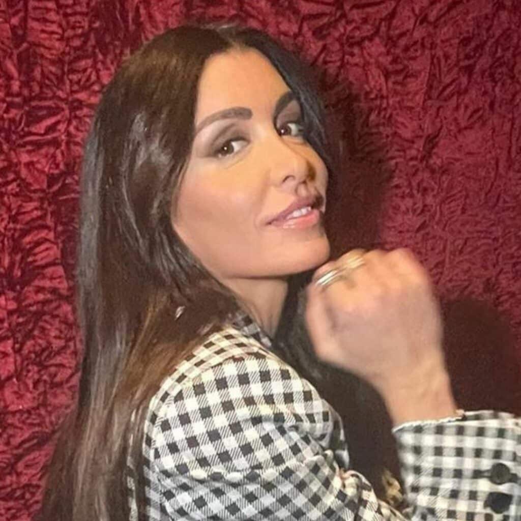 Jenifer : elle partage son secret pour ne plus avoir de cernes en quelques minutes