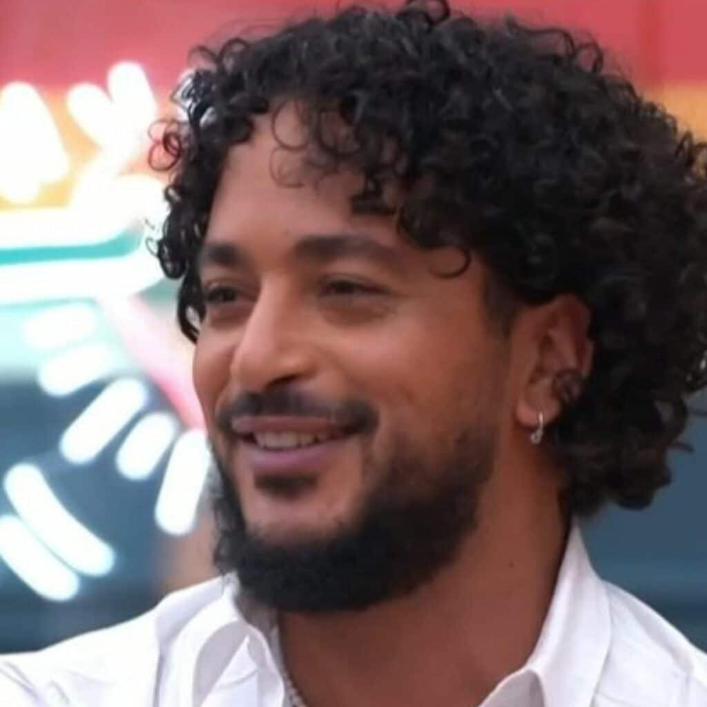 Slimane : de passage au château de la Star Academy, il partage son coup de cœur parmi les élèves