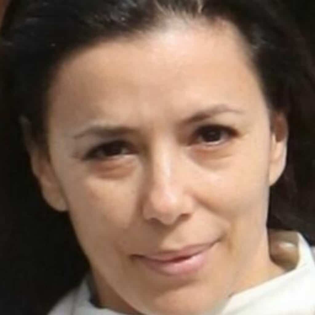 Eva Longoria : sa maquilleuse partage l'astuce parfaite pour camoufler les cernes