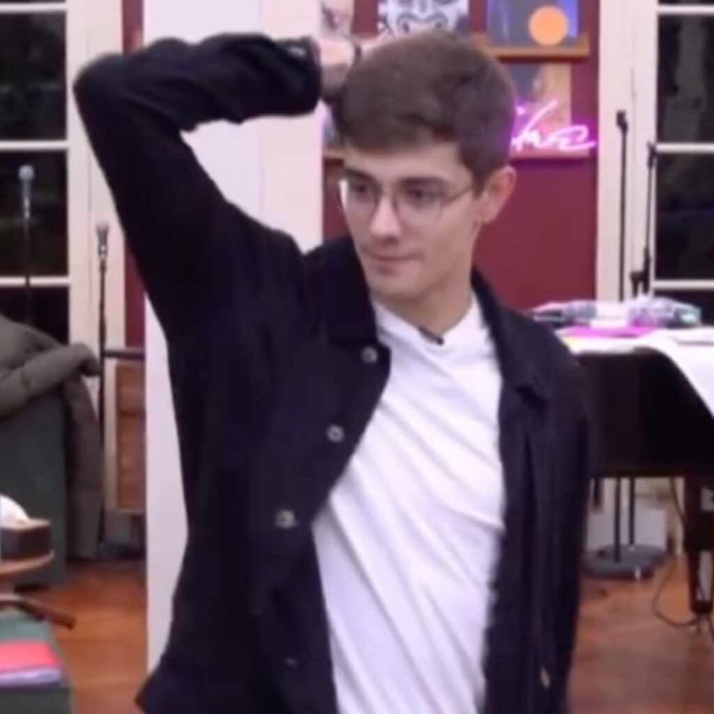 Star Academy : Axel se livre sur son homosexualité et déclare sa flamme à un élève