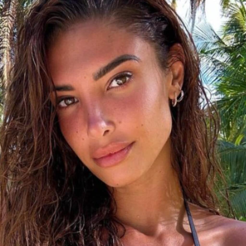 Mélanie Dedigama (Les Cinquante) : de nouveau en couple ? Une photo interpelle les internautes