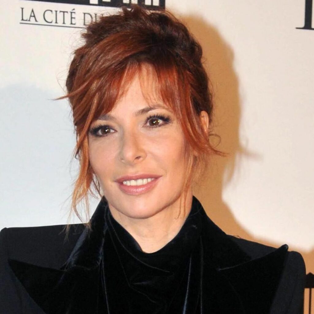 "C'est assez perturbant" : une photo de Mylène Farmer "rajeunie" interpelle les internautes
