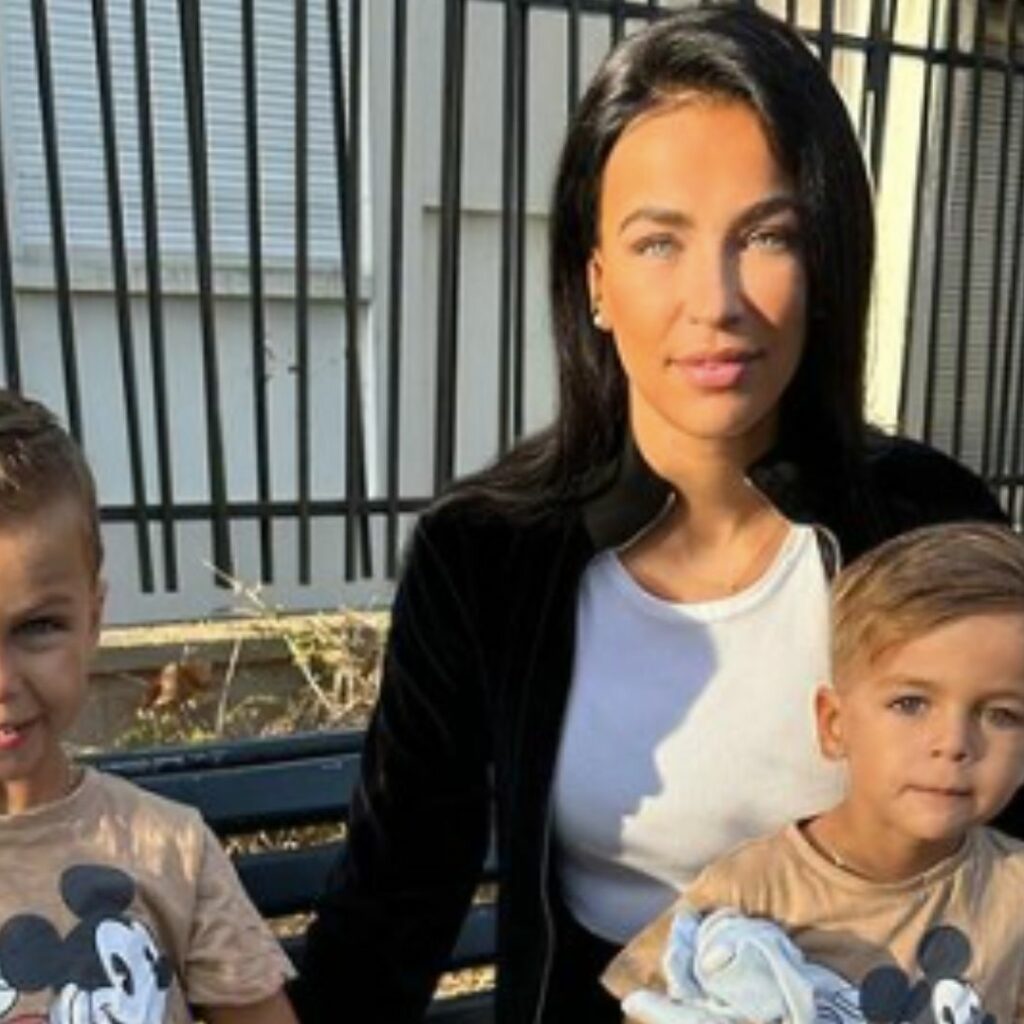 Julie Ricci : prête à devenir maman pour la troisième fois  ? Elle répond