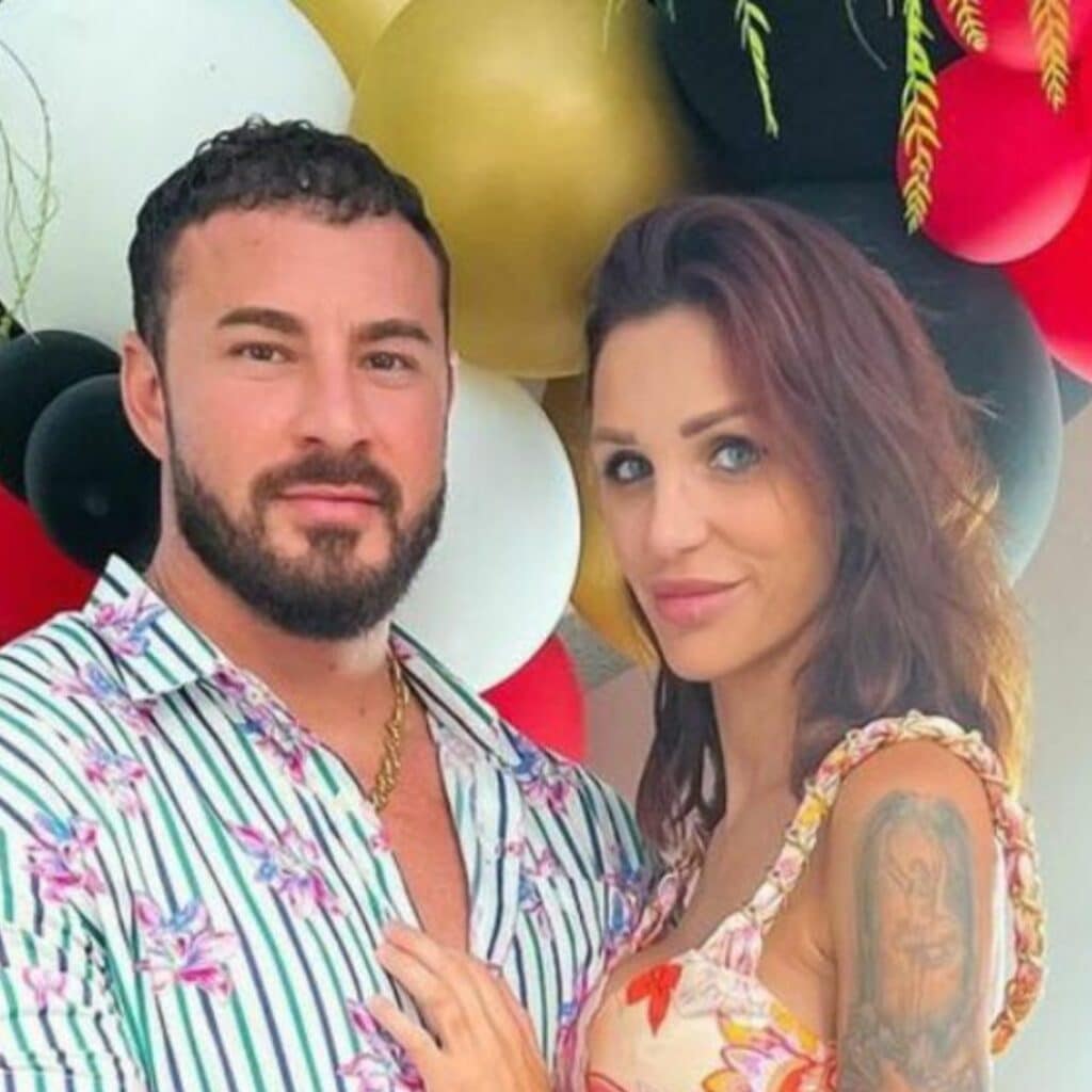 Julia Paredes : elle officialise le retour de son couple avec Maxime, le père de ses enfants