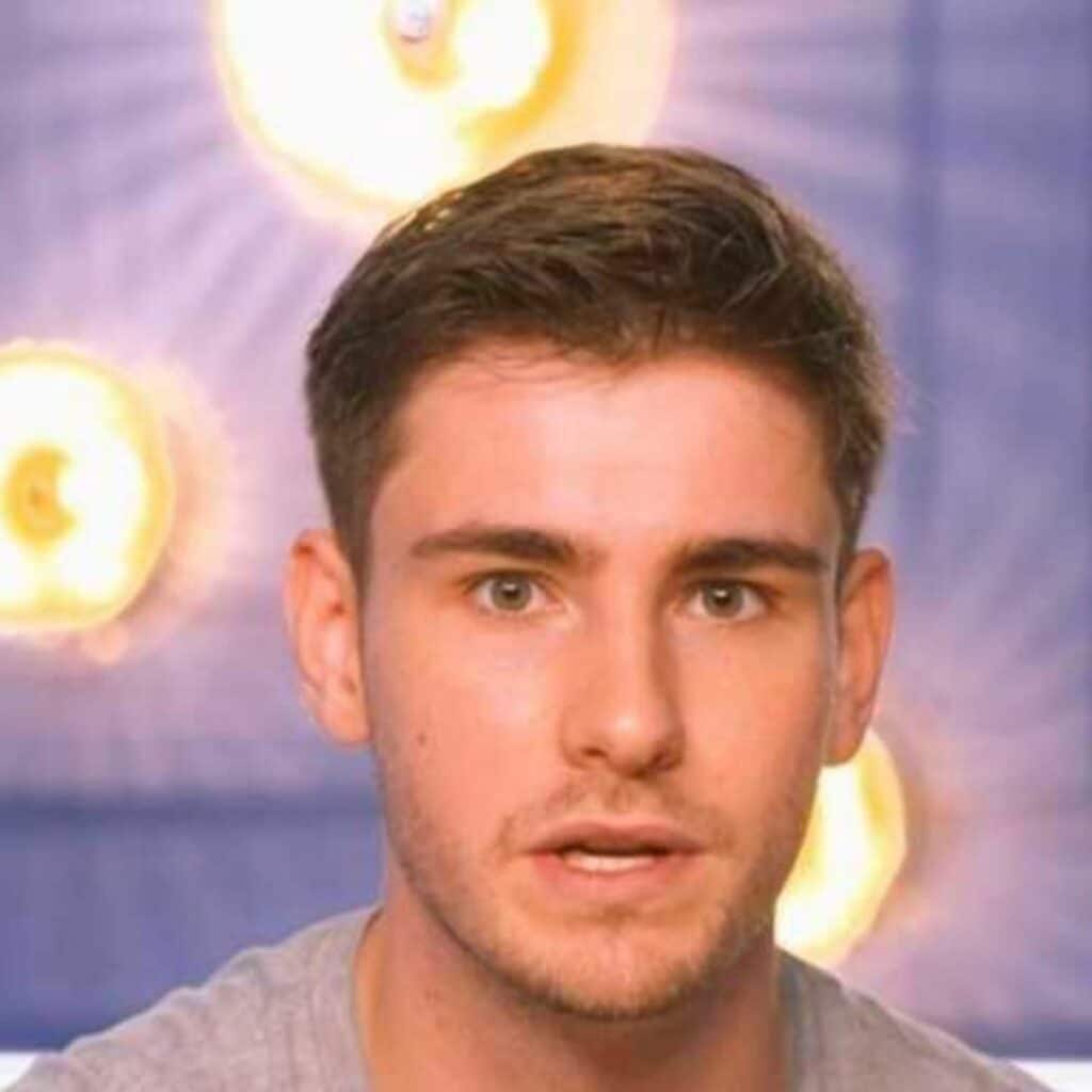 Star Academy : Julien transformé physiquement, le candidat a opté pour un changement de look