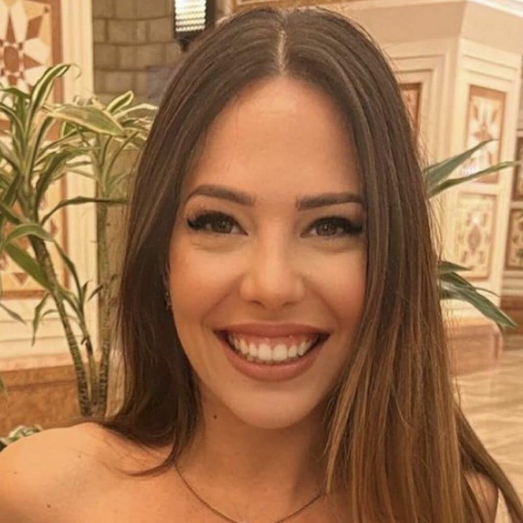 Kim Glow enceinte : chute dans les escaliers, placenta bloqué... Elle raconte