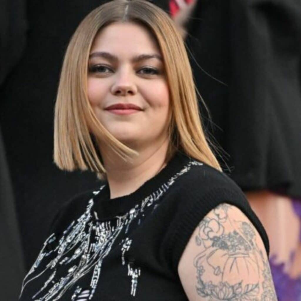 Louane : devenue orpheline à 17 ans, les causes de la mort de ses parents se précisent