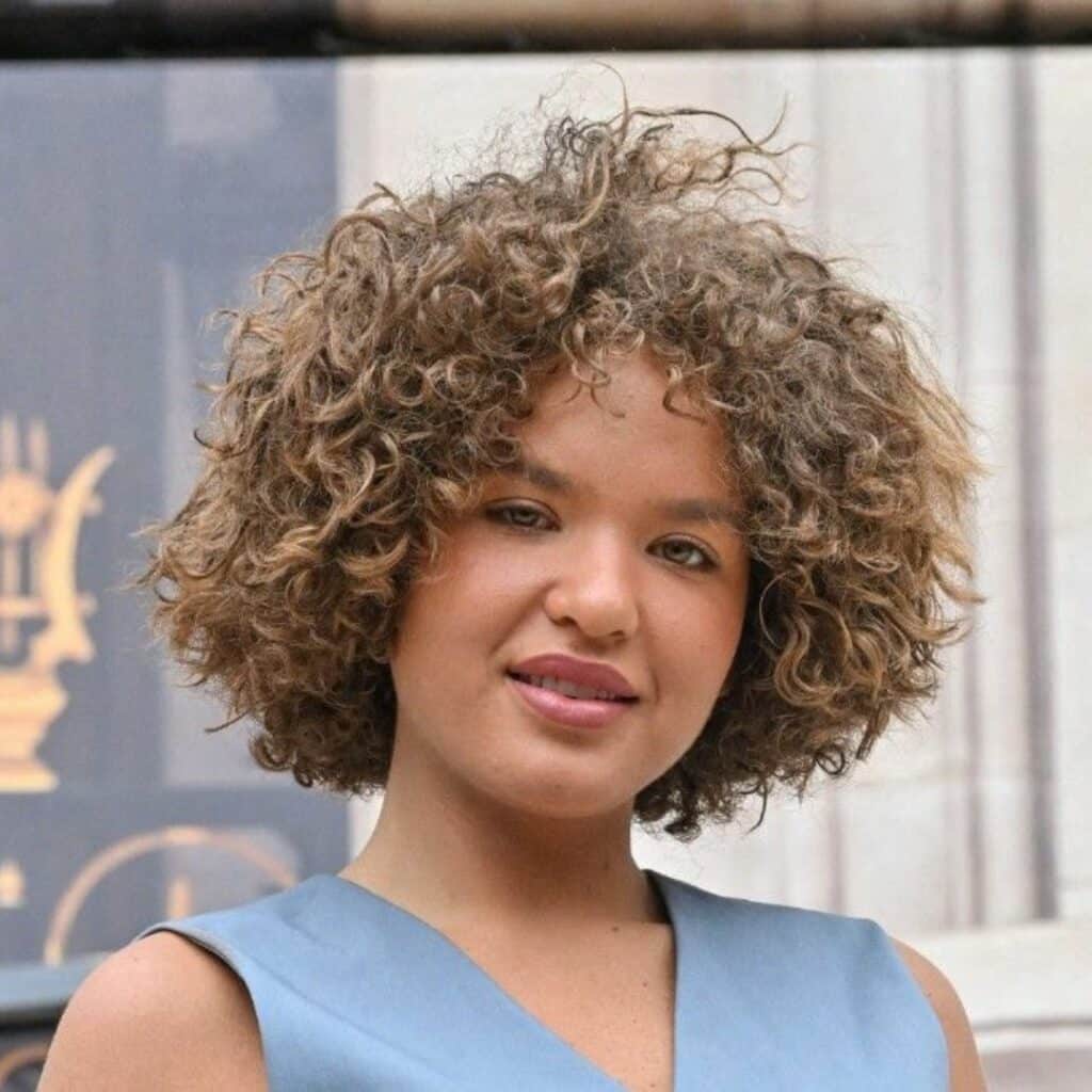 Léa Haddad (Star Academy) : taclée par un élève, elle lui répond et sort les griffes