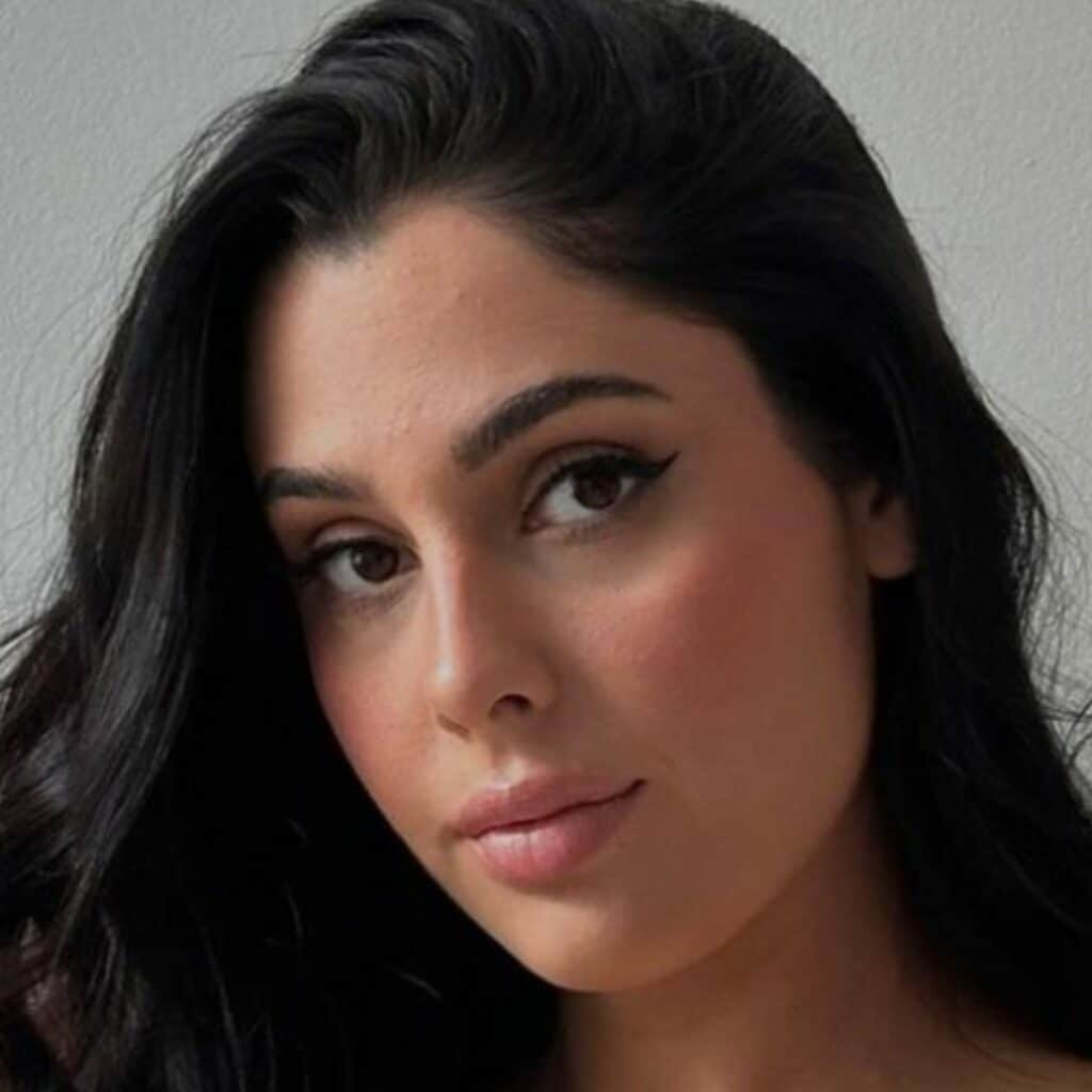 Coralie Porrovecchio enceinte : victime de "douleurs", elle donne de ses nouvelles