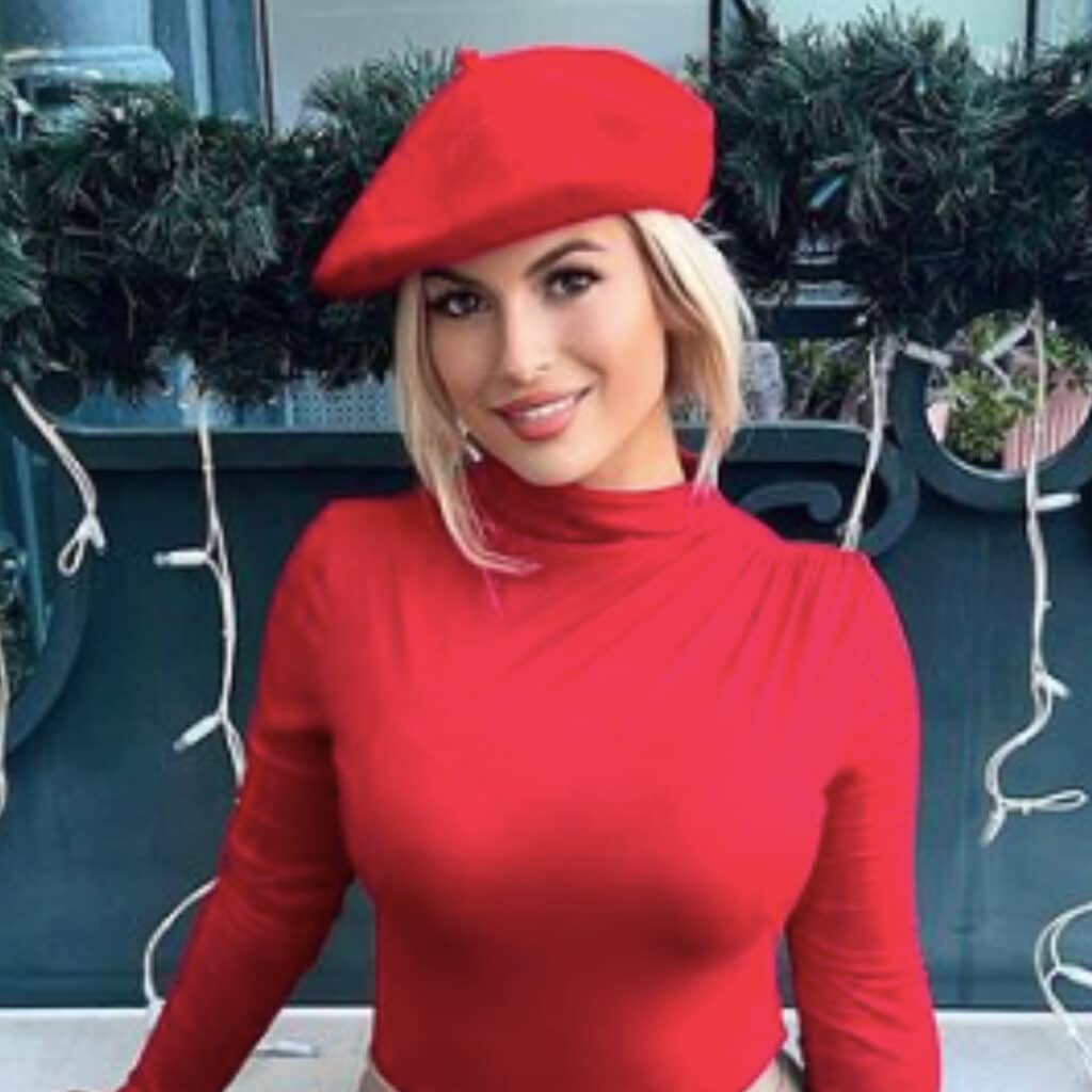 Carla Moreau : de nouveau en couple, elle officialise avec un tendre baiser