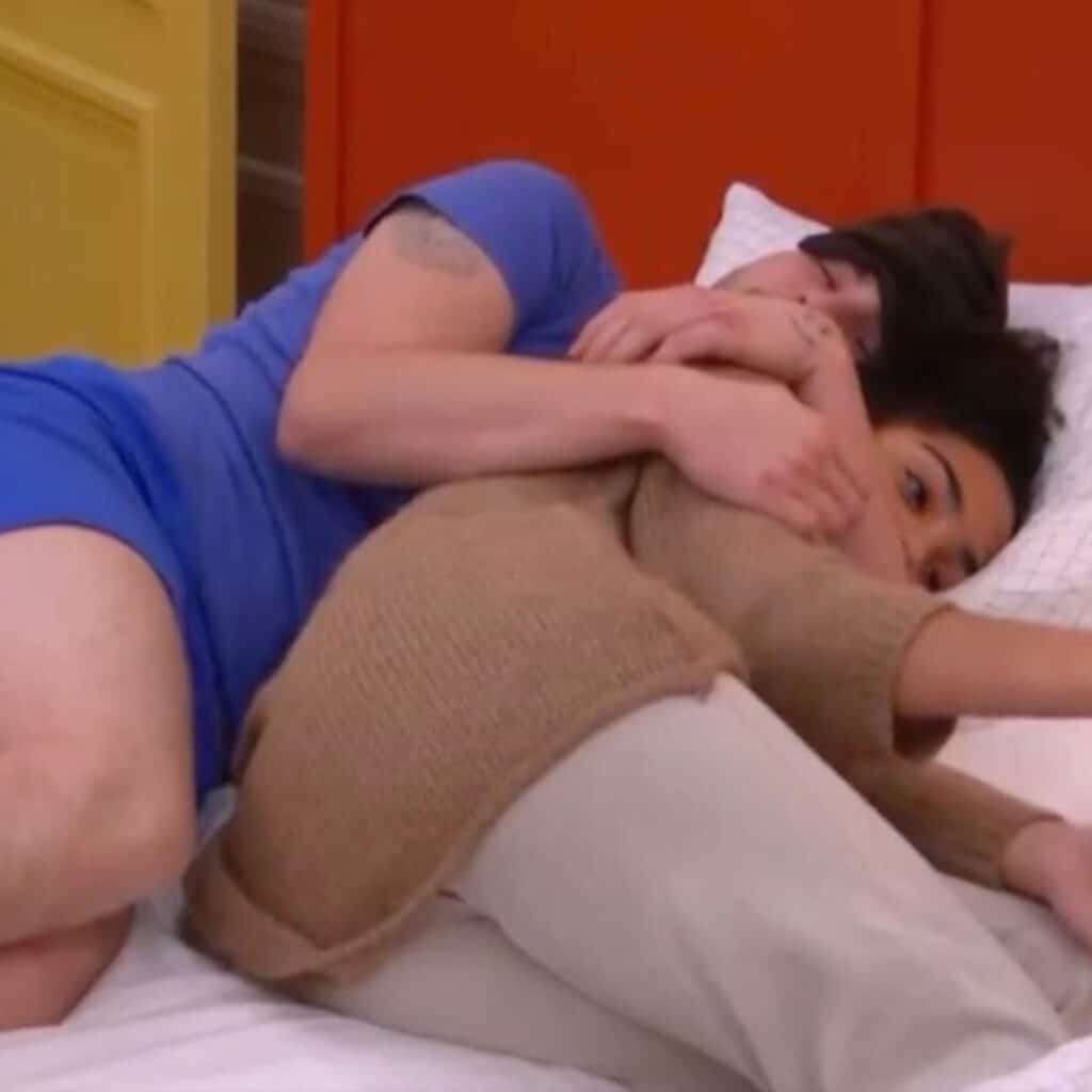 Julien (Star Academy) : en couple, son comportement avec les filles du château ne passe pas