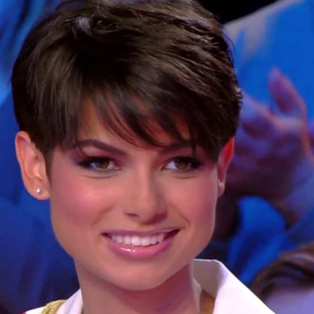 "C'est mon kiff du moment" : Eve Gilles (Miss France 2024) s'exprime sur son futur changement capillaire