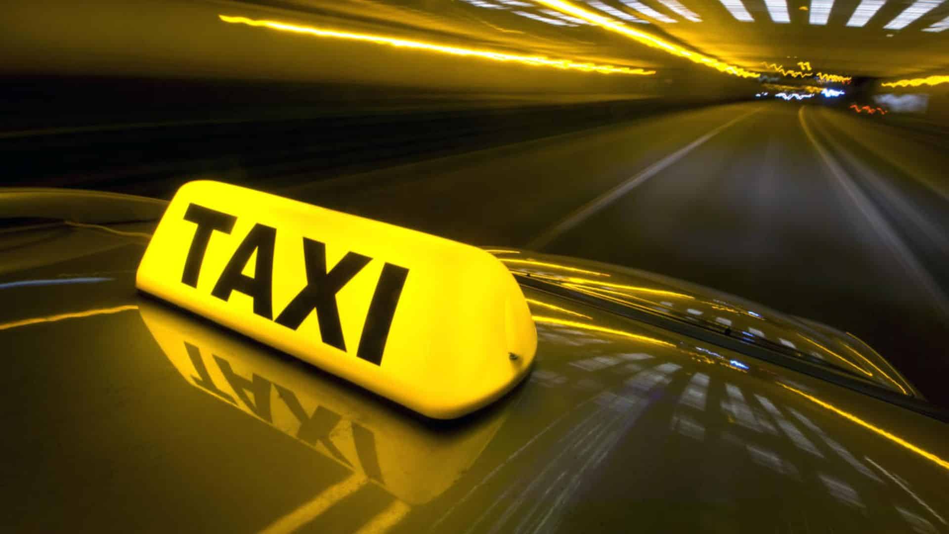 Taxi remboursé : cette clause méconnue dans votre contrat d’assurance vous permet de vous faire rembourser votre trajet