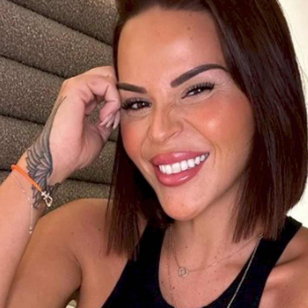 Sarah Fraisou : au plus mal et traumatisée par ses relations passées, elle s’effondre en larmes