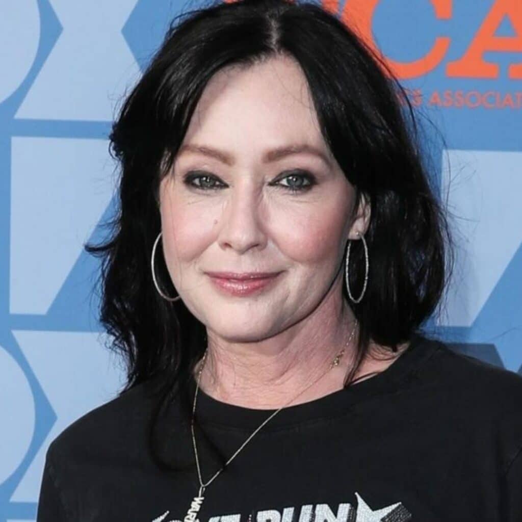 Shannen Doherty atteinte d’un cancer invasif : elle lutte contre plusieurs tumeurs, au cerveau et dans les os