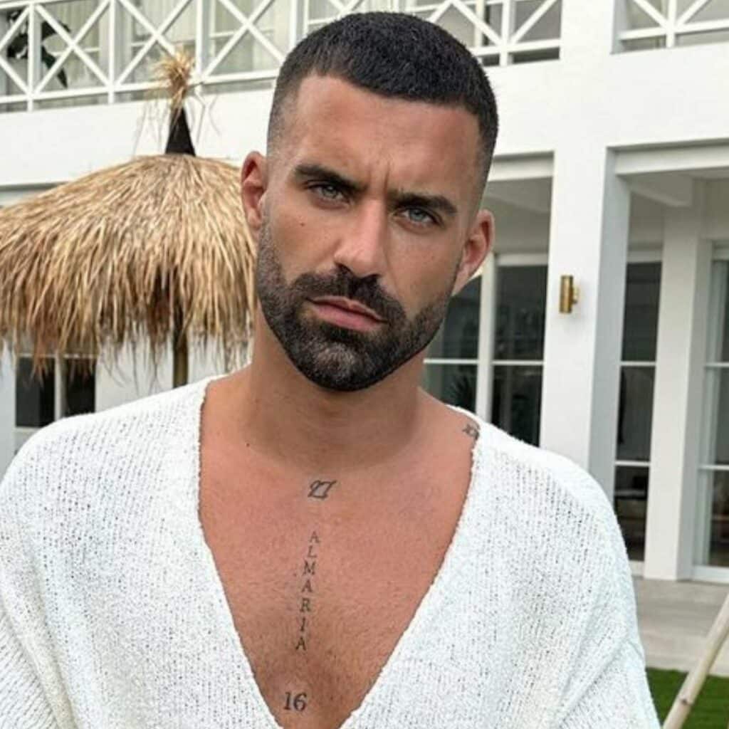 "En France vous êtes fous" : Vincent Queijo écœuré, il s'en prend à un internaute