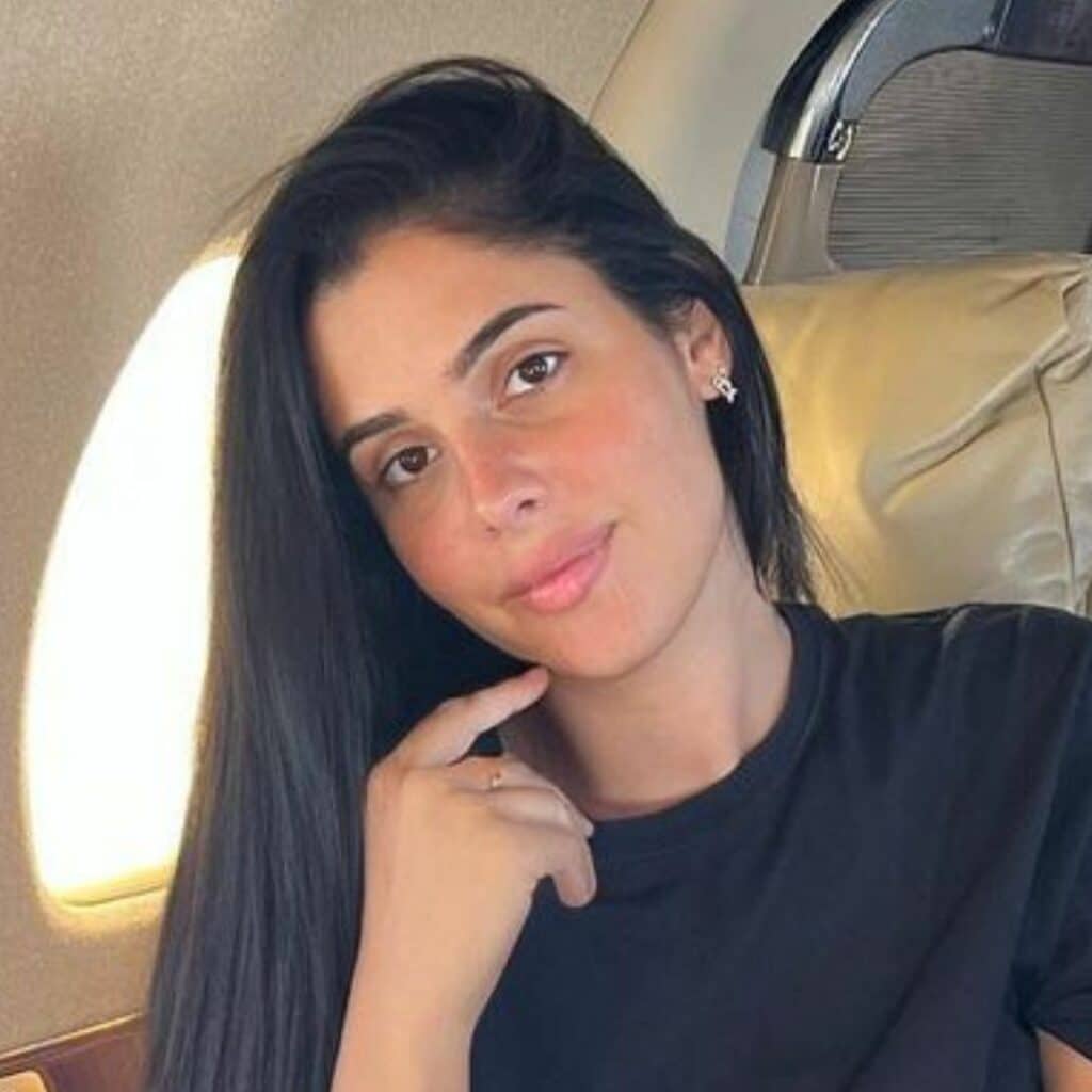 "Je me suis sentie mourir" : Coralie Porrovecchio se confie sur son infection
