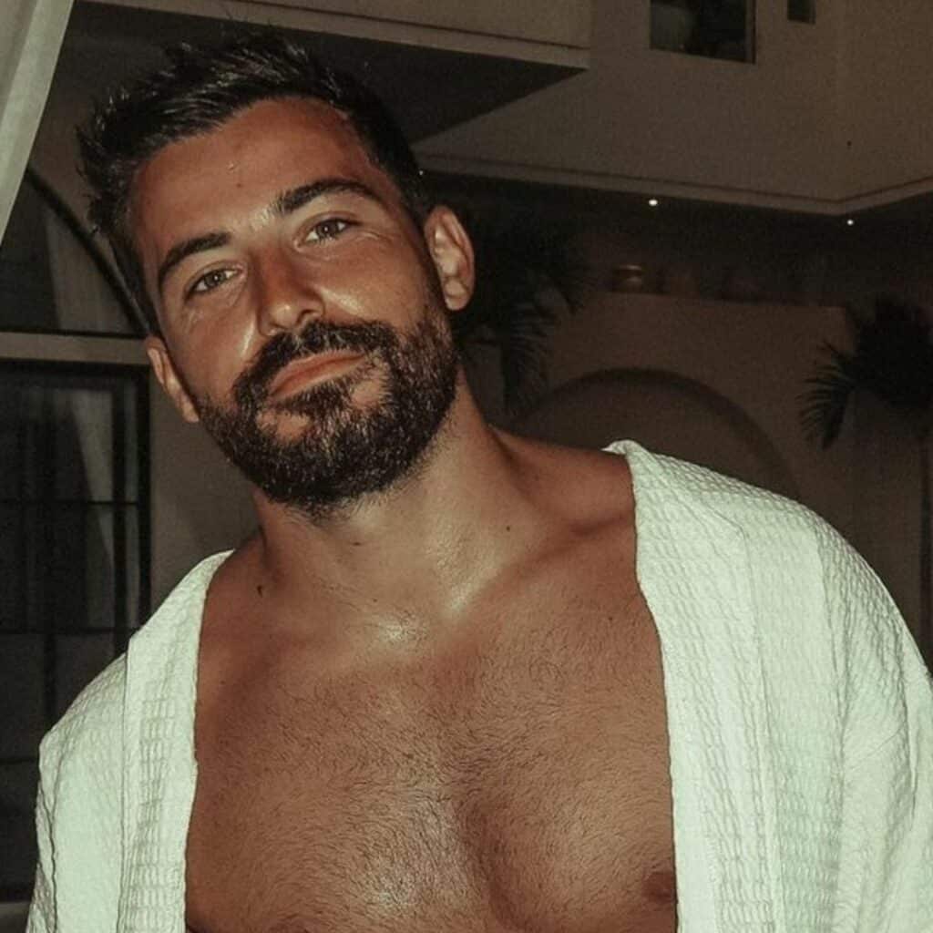 Anthony Matéo : après un accident de moto à Bali, il montre ses blessures
