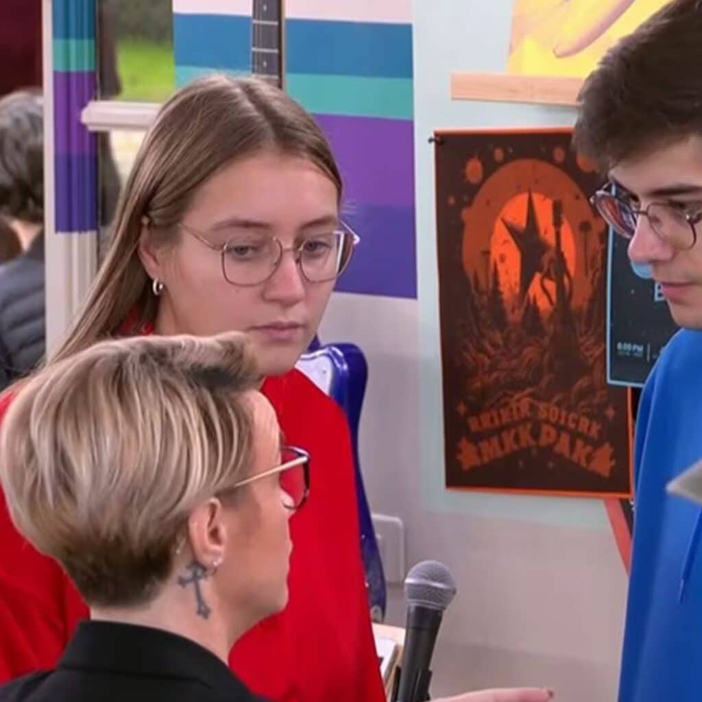 "J'ai envie de te baffer" : la tante d'Axel lui remonte les bretelles dans la Star Academy