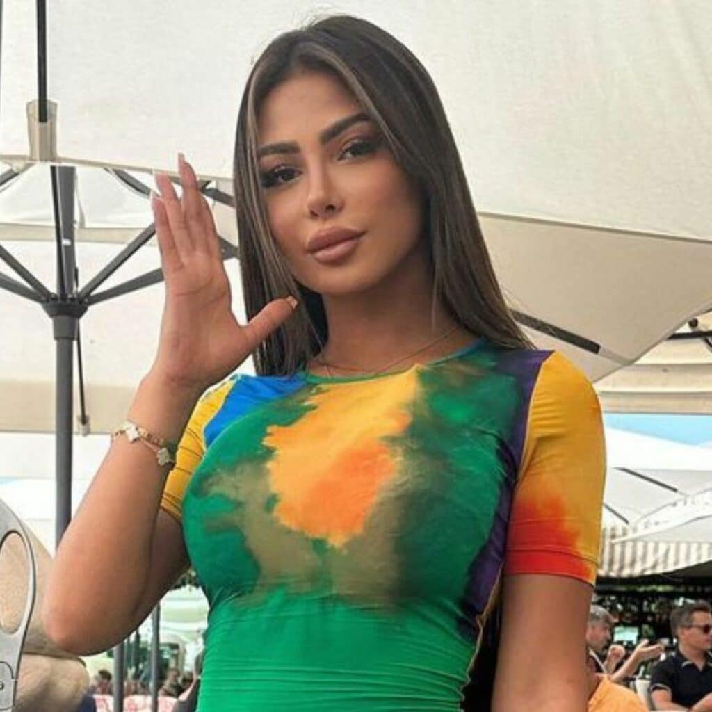 Maeva Ghennam : sa tante harcelée au travail, elle s’exprime