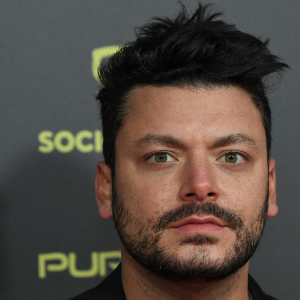 Kev Adams : au coeur d’une affaire d’escroquerie ? 19 investisseurs portent plainte
