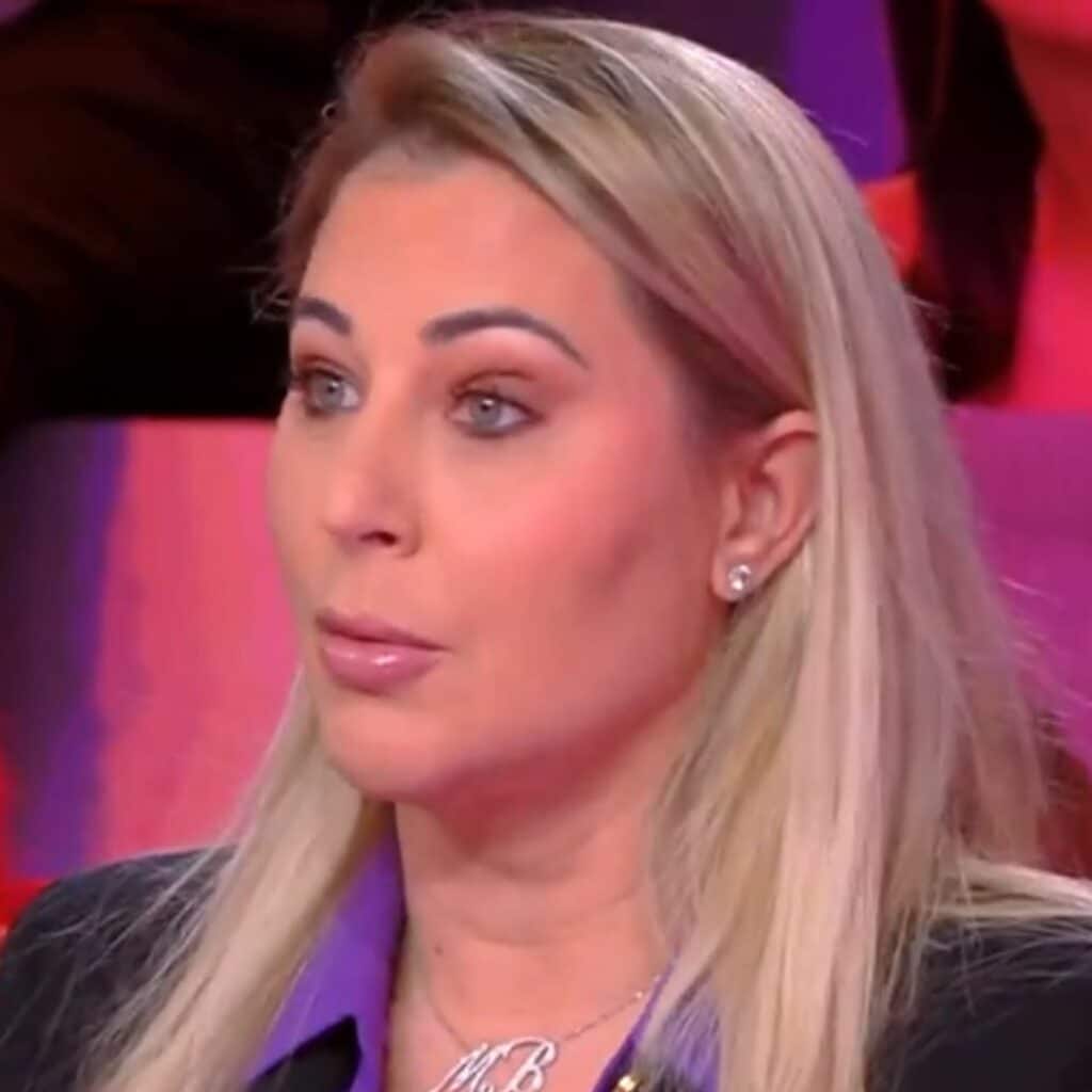 "Ma petite sœur s'est fait arnaquer par Maeva Ghennam" : une chroniqueuse de TPMP s'en prend à Magali Berdah