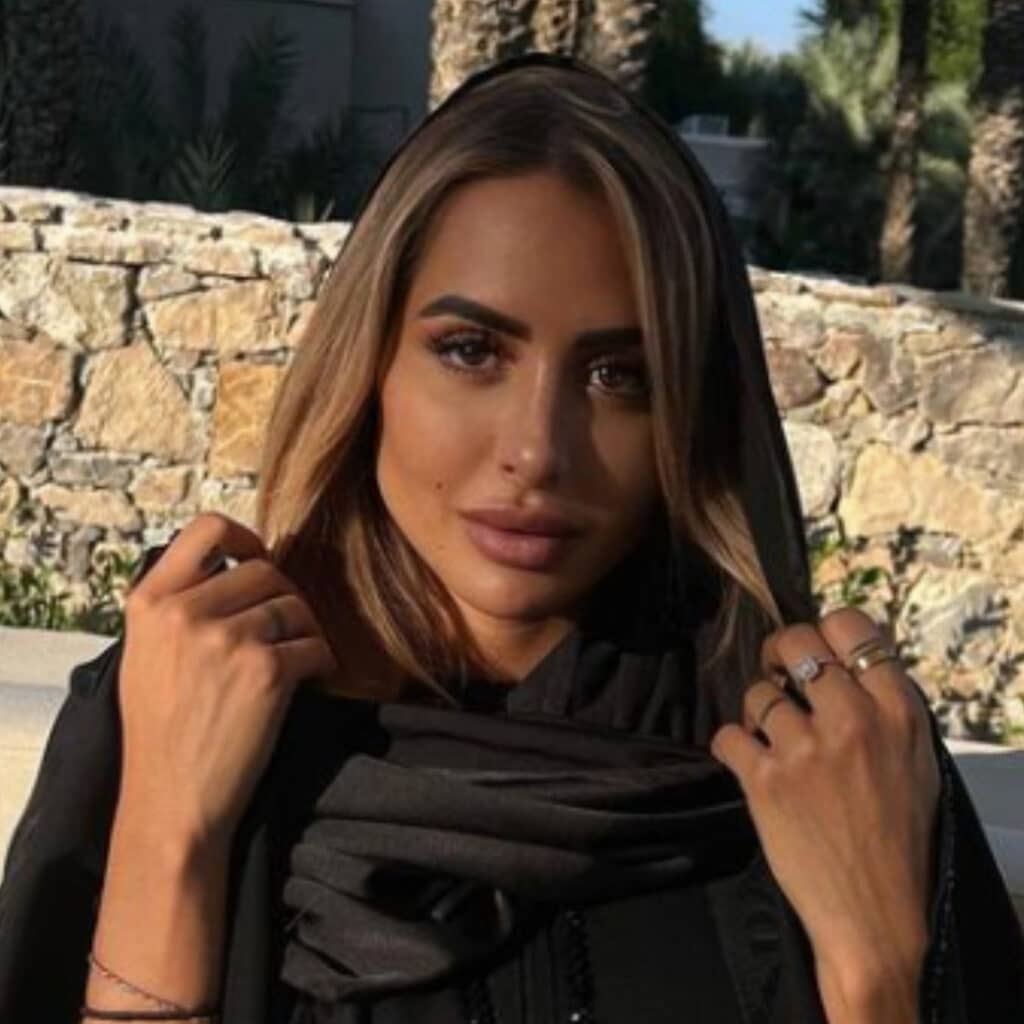 Marine El Himer : convertie à l'Islam, elle retire tous ses tatouages