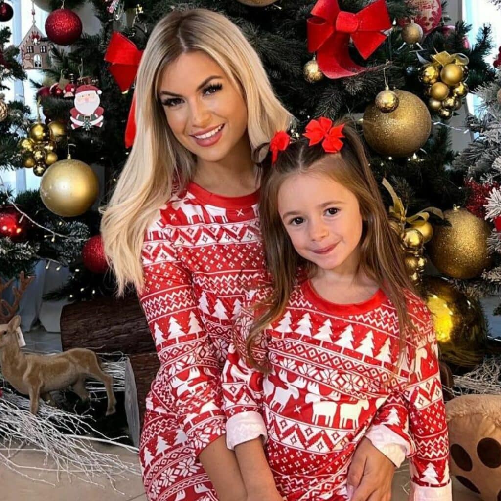 Carla Moreau : séparée de Kevin Guedj, leur photo de Noël avec Ruby ne passe pas
