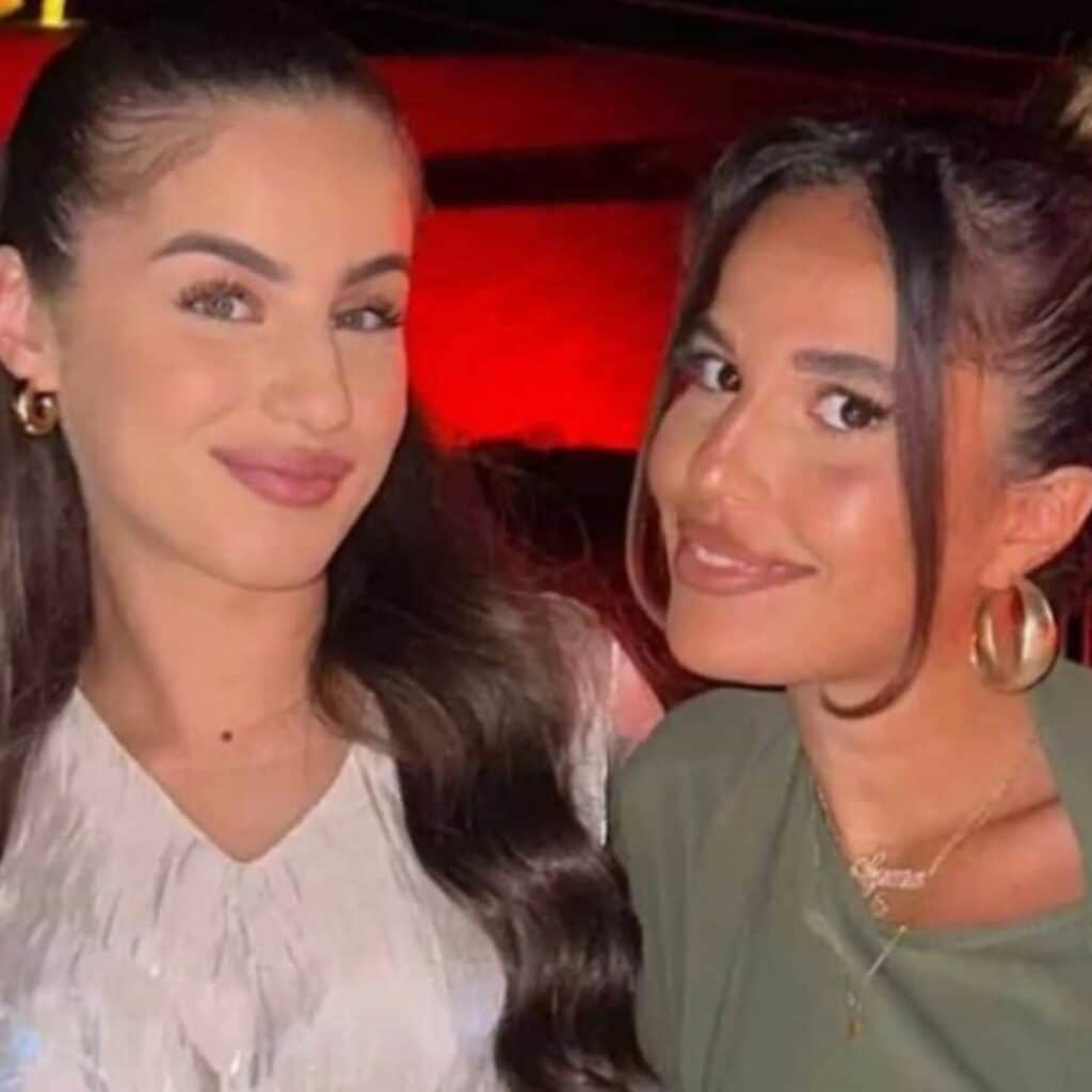 Kamila (Les Cinquante) : trahie et utilisée par Poupette Kenza, elle raconte