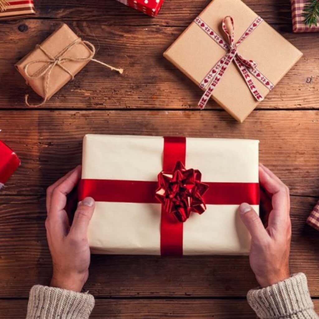8 idées cadeaux de Noël de seconde main et comment les dénicher
