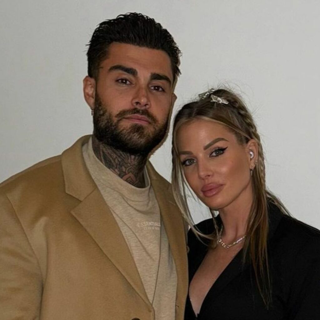 Jessica Thivenin : enceinte de son troisième enfant ? Elle se montre le ventre arrondi